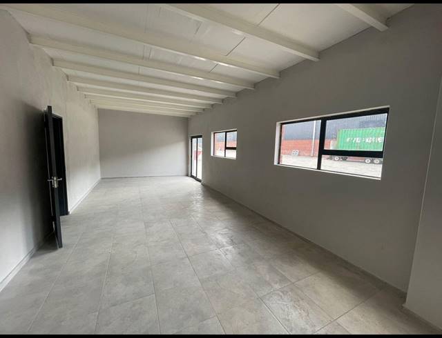 1,094M² WAREHOUSE TO LET IN COSMO BUSINESS PARK